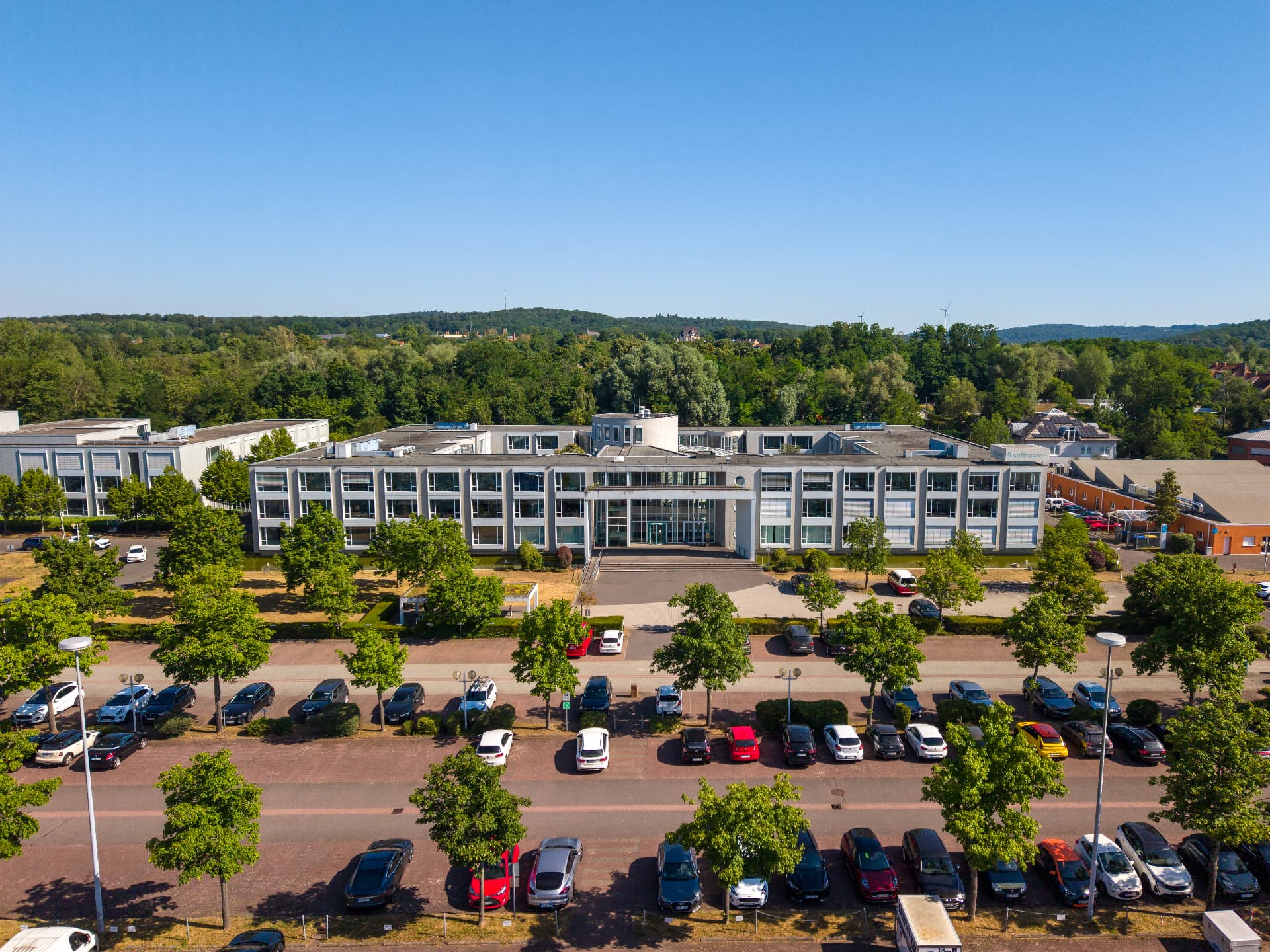 Fassade des The Saar Business Campus in Saarbrücken